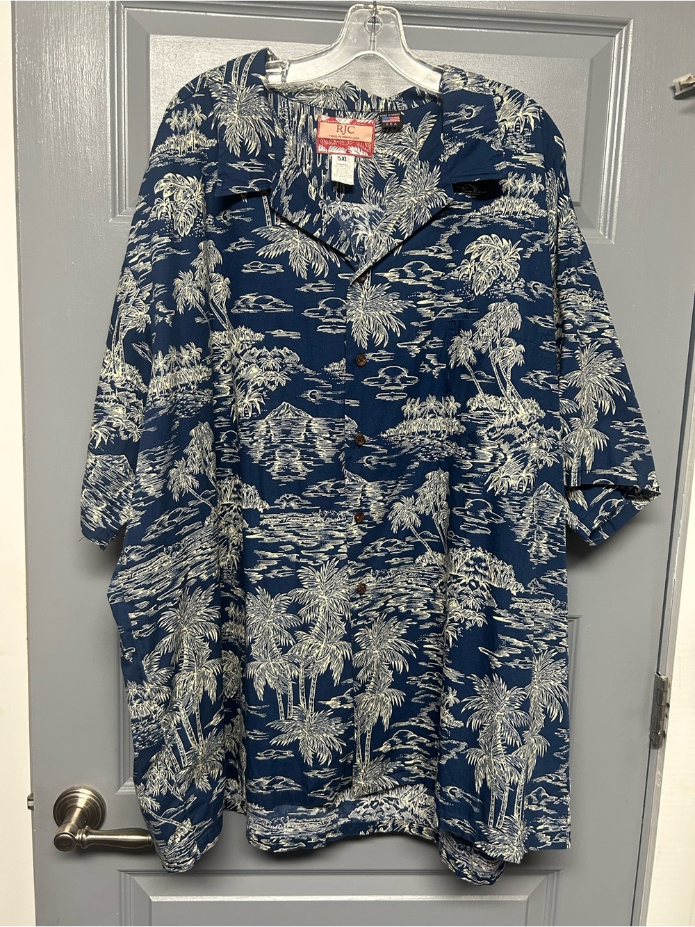 RJC AUTHENTIC HAWAIIAN SHIRT. Size 5XL BLUE/cream Hawaiian print
